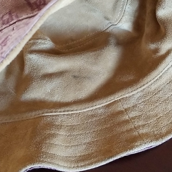 Dooney & Bourke unique suede/ monogram bucket hat - Picture 6 of 6